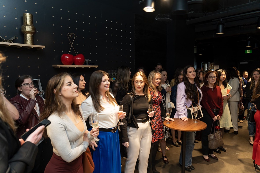 Leading-Ladies-Networking-Menna-Riley-April-2025-055