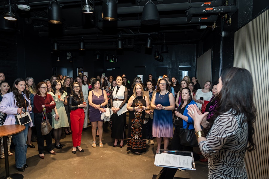 Leading-Ladies-Networking-Menna-Riley-April-2025-059