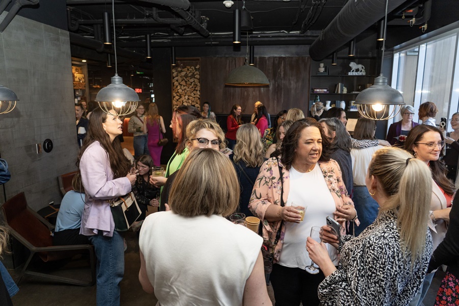 Leading-Ladies-Networking-Menna-Riley-April-2025-107